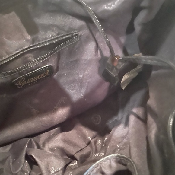 Beautiful NWT Gussaci black shoulder bag - Picture 7 of 9